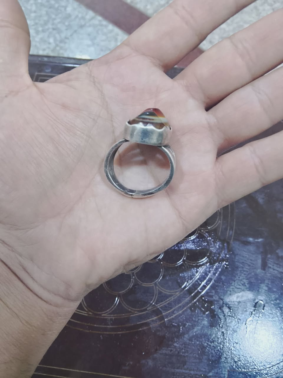 السلام عليكم
محبس سليماني عينين في حجر واحد  نوادر الالوان  فول مال مزامط التفاصيل خاص او واتساب ***********
