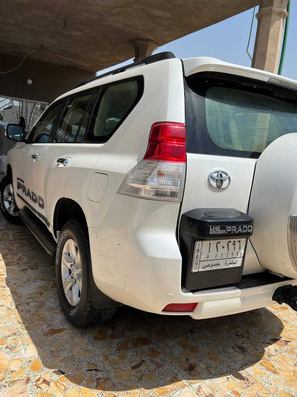 السلام عليكم سياره برادو موديل 2011  سياره مكفوله كفاله عامه من ضربة وصبغ تخم تاير جديد فتحه تنته فول مواصفات 6سلندر المكان البصره الهارثه ***********
