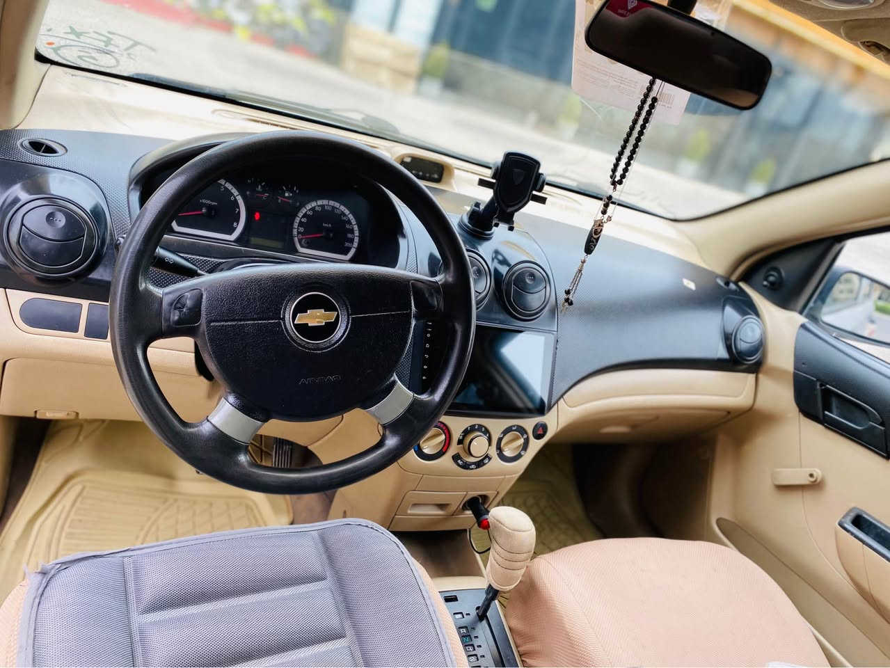 سةرةتاا بةناوي خوايي گةورة …

ئةڤيؤ ٢٠٠٩ مةكينة گةورة ناو زةرد تؤماتيك چوار تاية و ويلي تازةيي لةسةرة سةيارةكة بئ كئشةية مالي دؤستة يةك پارجةيي هةية چاملخي بشتةوةية بئ ناو گردن تةنهاا بةمب بؤ جواني هيي مةعرةزان نية ئي بن دةستي خؤمة ..

رةقةم مؤبايل : *********** أربيل, العراق
