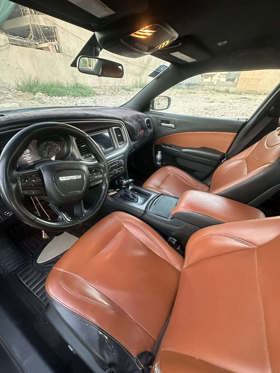 سلام عليكم

جارجر موديل 2018 sxt اصل بيهة جاملغ وبنيد وجاملغ خلفي نص صبغ صور الحادث موجودة بلمنشور 

سيارة باسمي رقم بغداد هزه وسنوية ورقم جديد تحويل ثاني يوم السياره ماشية 99 الف مايل مكان ديالى بعقوبة
السعر :175 وبيهة مجال بسيط 

رقم :***********
