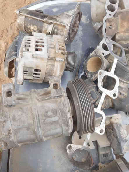 مكينه وكير وتفرعات كامله نيسان كاز العنوان ديالى بعقوبة ***********
