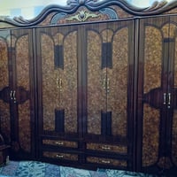 غرفة مستعملة • سرير خشبي • كنتور كبير