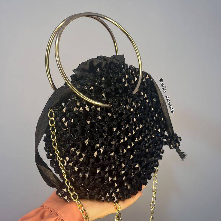 لما ذوقك يتعدى مرحلة الفخامة 👌
نعومة+فخامة=اطلالة العيد🥰
من كولكش العيد 🌙
موديلات قابلة للتنفيذ حسب الطلب يوجد توصيل لجميع محافظات العراق وداخل هيت


**إذا كنت صاحب هذا الإعلان وتريد حذفه لأي سبب، رجاءا أرسل رسالة إلى الدعم الفني**