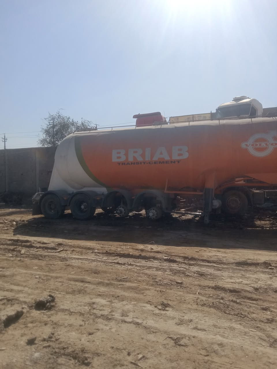 ابرايب للبيع حموله ٥٠ طن ٤محاور ٢ثابت و٢رفاع السعر ٧٥/***********
