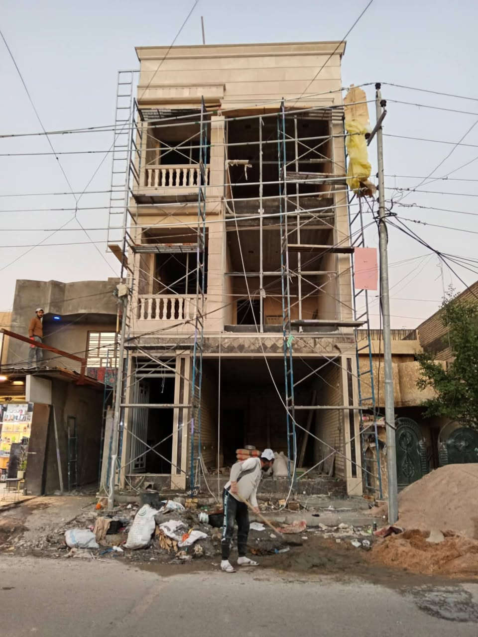 تم تصميم وتنفيذ هذا العمل في العاصمه بغداد بالمرمر   السوبر بنظام الكلاسك
طريقة العمل (سيم نحاس + لحيم+ خبط لين +بي ار  سي  6ملم 15×15)
  
عملنا في جميع محافظات العراق

لمراسه الصفحه او اتصال علئ الارقام  

***********

***********  واتساب 

باشراف قاسم المصلاوي
