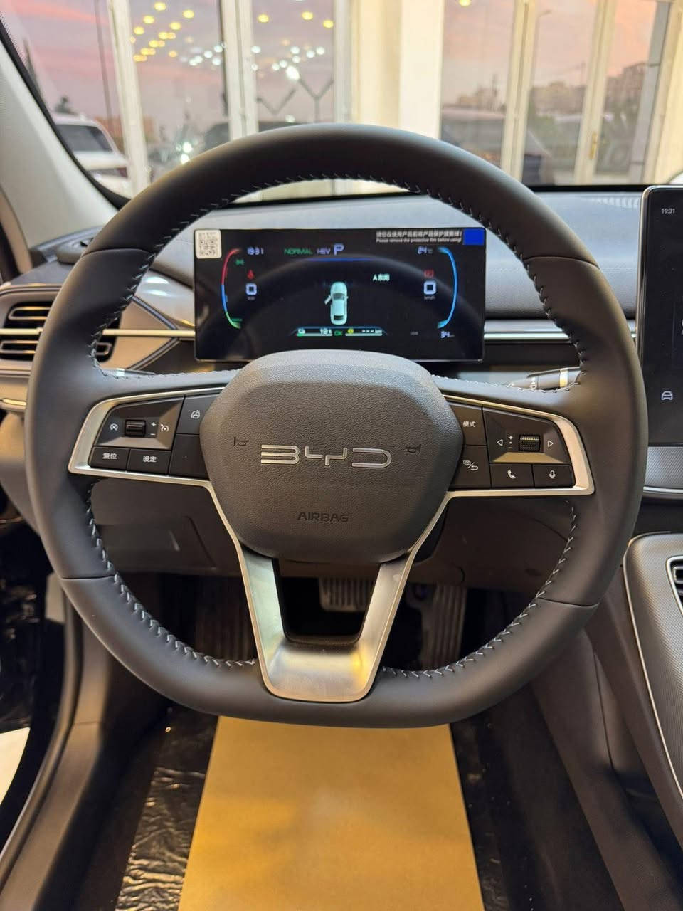 رجعت توفرت BYD ديستروير 05 موديل 2025 💥🚘
باللون الاسود الملكي المرغوب النادر في السوق🖤🖤🔥
مع كافة ملحقاتها الاصلية والشاحن والكارت وارضيات الشركة
بسعر مغري ومناسب واقل من السوق 🔥🔥
يتوفر باللون الاسود والرمادي 

سيارة الفخامة ⚜️، الأداء ⚡، والتكنولوجيا الذكية 🤖 تجربة قيادة ما تنسي! 😍

✨ أهم المواصفات:

🔹 محرك 1.5 لتر (بنزين + كهرباء) يعطيك قوة مع توفير مذهل بالوقود ⛽⚡
🔹 مدى كهربائي يوصل ل 55 كم بالشحن الكامل 🔋
🔹 نظام DM-i الذكي لتبديل السلس بين البنزين والكهرباء 🚀
🔹 شاشة وسطية قابلة للدوران 🎛️
🔹 عدادات رقمية بالكامل 🔥
🔹 مقاعد جلد فاخرة بتصميم رياضي 🖤
🔹 كاميرا خلفية + أنظمة أمان متطورة 🔒
🔹 إنارة LED أمامية وخلفية مميزة 💡

😍 شكل هجومي، حضور قوي، وتكنولوجيا تخليك تحس بالمستقبل من اليوم 🚀

🚀  ( اللوحات مجاناً  )

📍موقعنا: 
⬅موصل /مدينة المعارض القديمة /الشارع الثالث 
معرض الروضة لتجارة السيارات الحديثة 
👨‍💻 خدمة البيع نقداً :
☎ ***********
