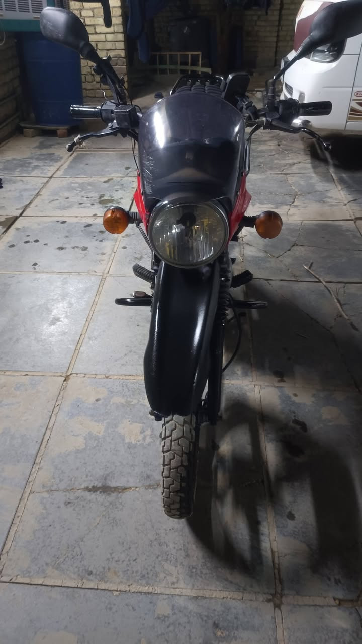 السلام عليكم دراجه بوكسر للبيع موديل 2023 اوراق اصولي  7 سعره مليون 400 وبيه مجال  اي ستفسار هاذاه الرقم ***********
