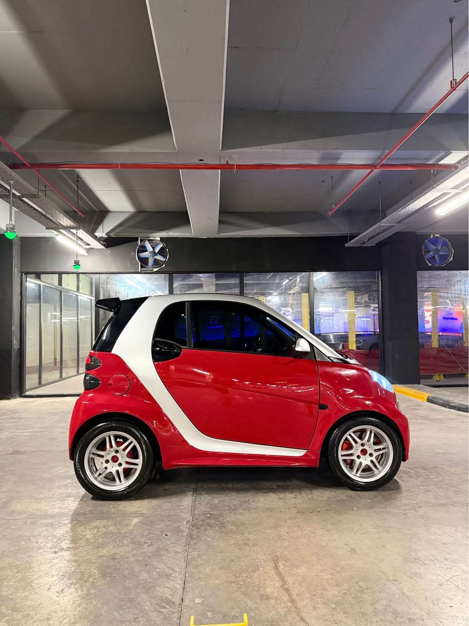 Mercedes smart
مرسيدس سمارت 
شكل كامل داخل و خارج 2015
ماشي ٦٠ الف 
سيارة حيل نضيف ماكو هيج نضافة 
فول فول مواصفات
بانوراما - اوتو ستوب - ECO - داخل احمر - دبل كيج برابوس - ويل برابوس تو سايز - بكلايت بلاك - جام كهرباء - تبريد - شاشة ايباد 
سنوية و هزة و فحص و رقم جديد
مينراد دنار مصرف
محرك كير تبريد بشرط ممفتوح برغي
سعر: 78 
***********📞 أربيل, العراق
