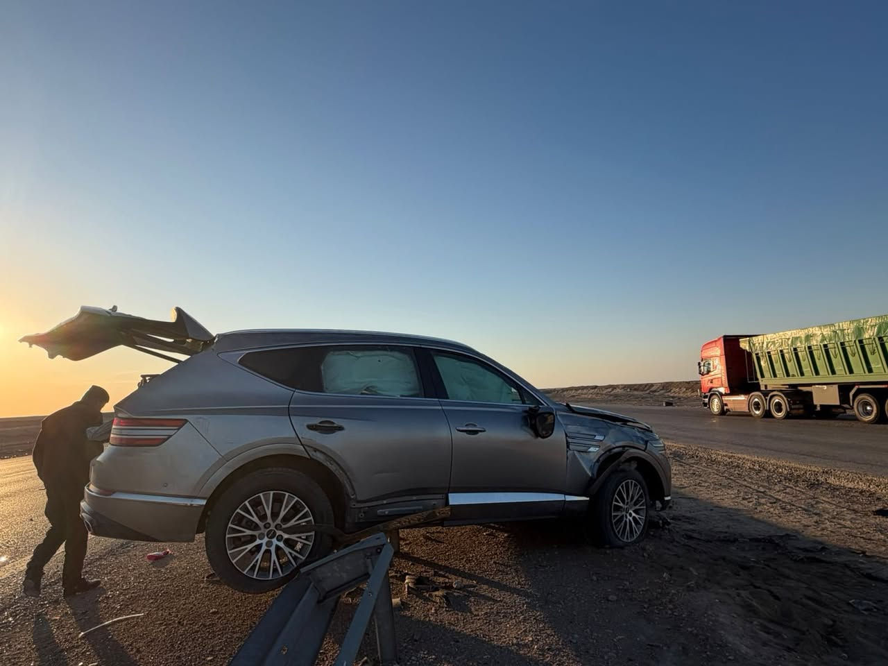 سلام عليكم..
جنسزز GV80 موديل 2024
رقم بغداد باسمي
وارد امريكي 
حادثه الاصلي جاملغ وقبق صندوك خلفي

حاليا السياره متعرضه الحادثه مثل ما موضح بالصور

للاستفسار الاتصال
***********
