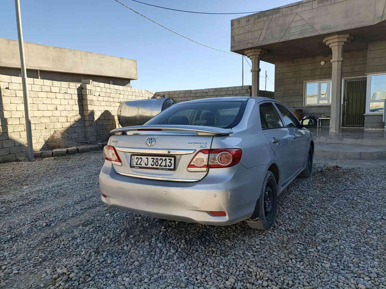 كورلا 2013 خليجي محرك 16 بيها صبغ بالجاملغ الامامي وتبديل باب السائق بدون دواخل  السعر 125 بيها مجال للاتصال *********** مكان السياره الحويجه
