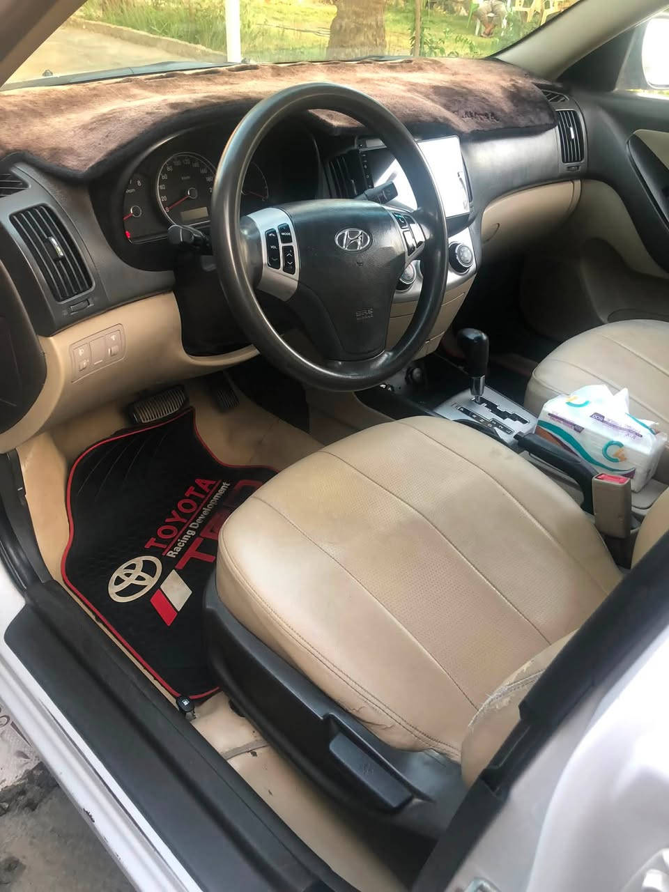 النترا ٢٠١١ خليجي مكفولة من الصبغ والحادث بيها بارد بسيط بالجاملغ الامامي عكس السايق ،، كامل المواصفات فتحة وتحكم ستيرن واشاير بالمراية ،، محرك وكير مكفولات تبريد ثلج منظومة جديدة رقم بغداد للاستفسار الرقم (***********) سيارة ما ناقصها شي ماشية اقل ال ٢٠٠ الف. مكان السيارة بغداد .
