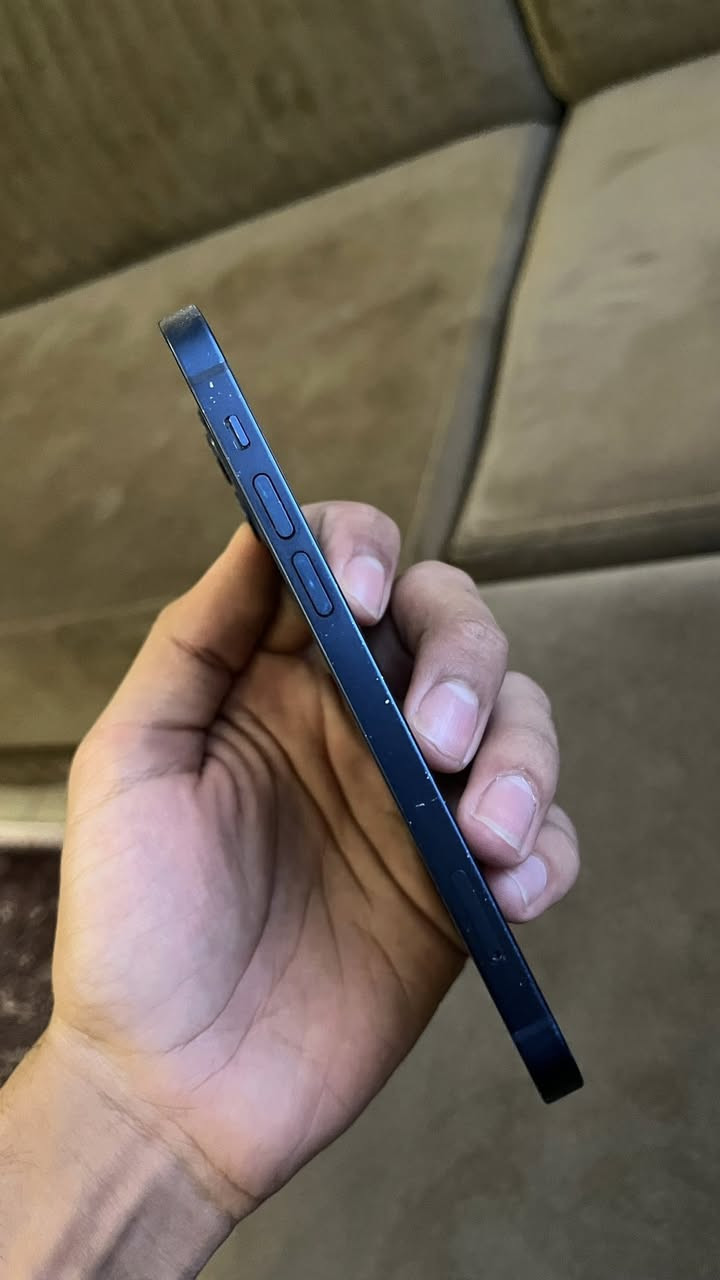 ايفون 12 العادي ذاكره 128 نموذج M بطاريه 75 الجهاز كامل ونضيف مع الكارتونه السعر 280 الف واتساب(***********)
(ممبدل بي اي شي)
ملحقاته (بور+شاحنه+كفرات ثنين+كارتونه الجهاز)
