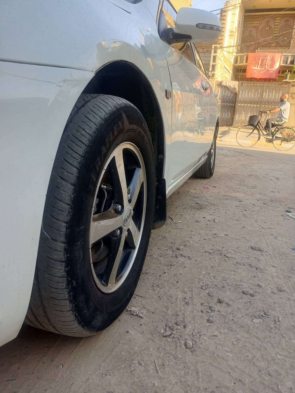 بي واي دي اف f 6
موديل 12
حداده كير مكينه مقفول
كير عادي  . . . 
بيهه كم قطعه صبغ ابيع حزام 
رقم بغداد بسمي 
***********
السعر  ( 50 ) وبيهه مجال
