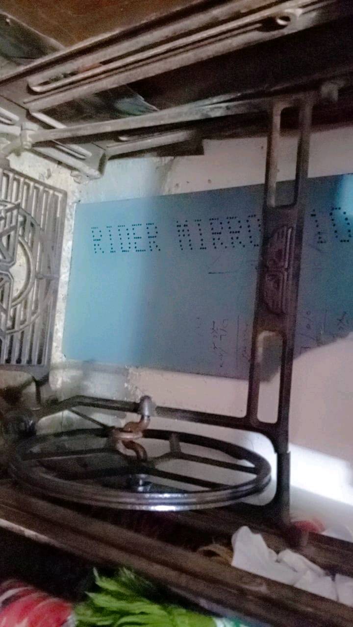 مكينه خياط كامل بس شويه ثكيله بل خياطه السعر60