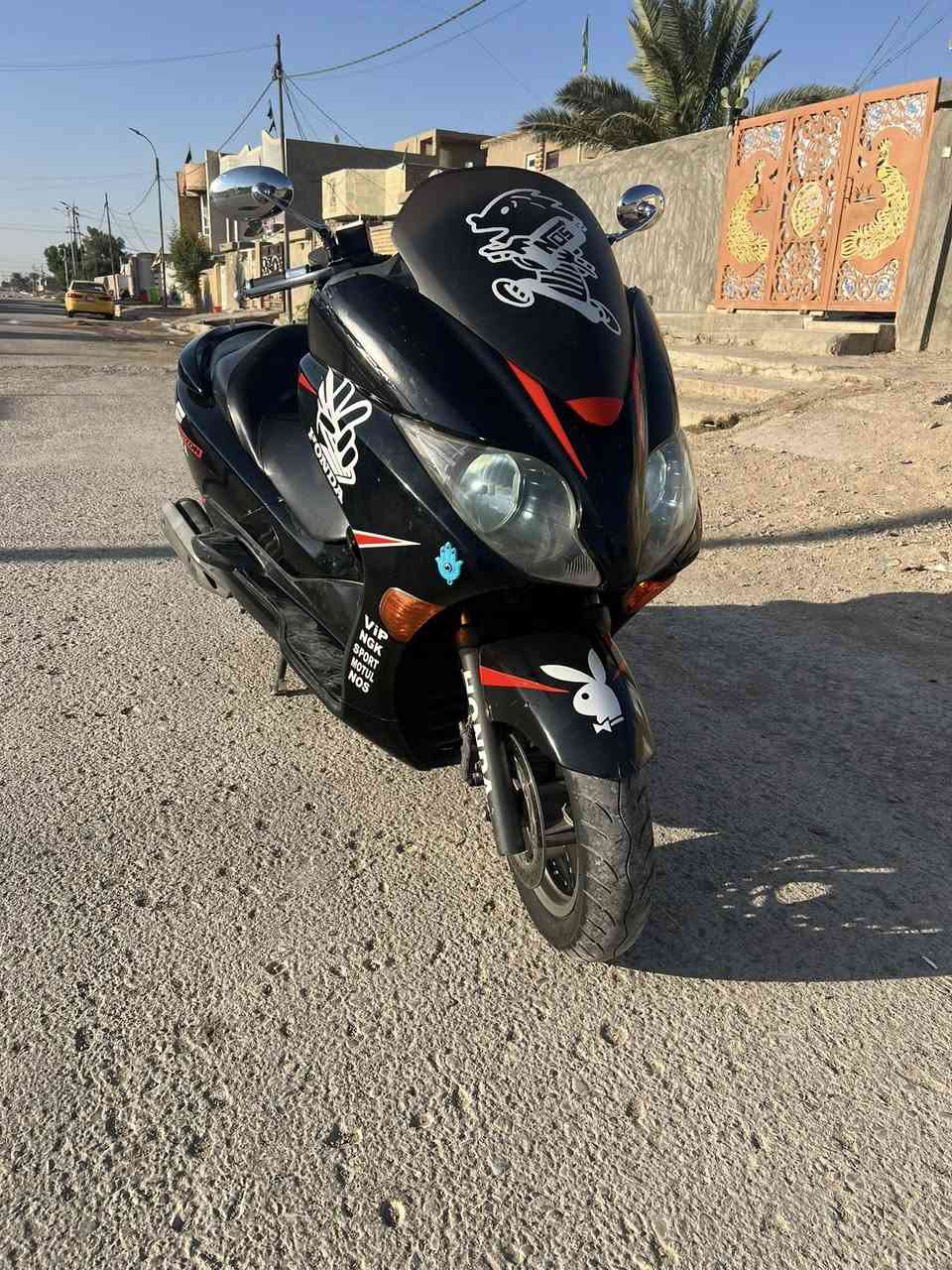 دراجة 010 مكفولة كفالة عامة وكفرات بلادية بس وشمتهم علة مود الجمالية مكفولة من كير من كفرات من مكينة دراجة حلوة ونضيفةاو بنانزين كلة محسن او دهن امزويل  وتفاصيل البقية خاص او تتصل عل رقم ***********بكاني واسط
