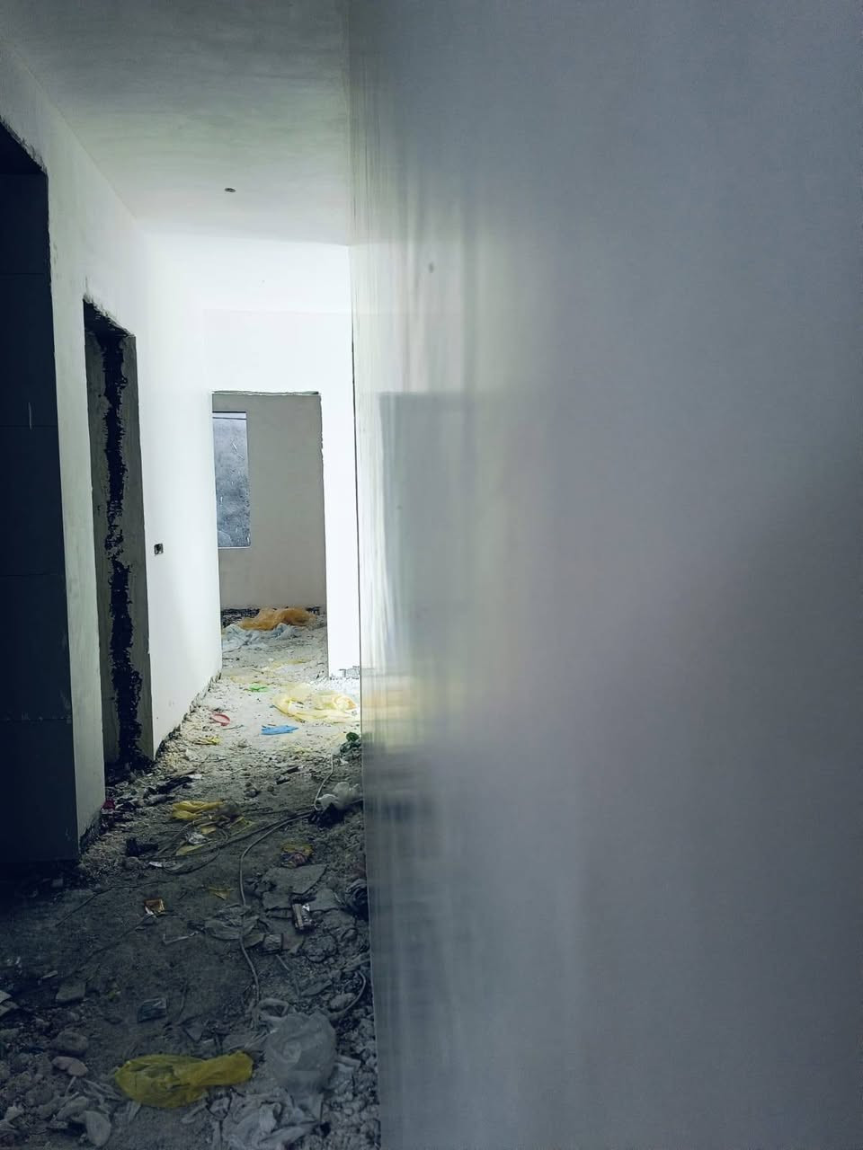 السلام عليكم كادر جص متكون من 3خلفات شغل سريع ونضيف مبيت بموقع العمل متفرغ حالين ومن الله التوفيق***********بيه وتساب 
 ‏‪
