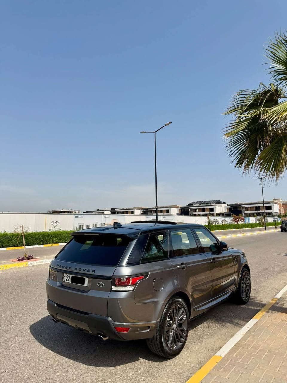 رەنخ رۆفەر ٢٠١٧ Rang rover 
سفری شەریکەیە یەک دەستە لە شەریکەوە، 79,000 Km رۆشتوە 6 پستۆن داینەمیک سووپەر
جامڵغی سبوغە بۆنیت و دەرگای سەکن گۆراوە لە شەریکەوە بە بیلادی بێ ئێرباگ بێ ژۆرەوە کۆتا نرخی ٢٨٢
شوێن هەولێر
*********** أربيل, العراق
