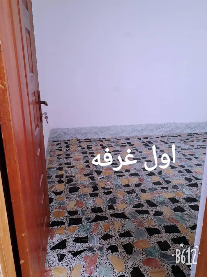 بيت للبيع المساحه ١٠٠ م مربعه خلف ملعب النجف الدولي مطلوب مبادره للمصرف العقاري ينباع تطلوعه بناء جديد وحسب الصور لاستفسار *********** مكتب الميالي للوساطة العقاريه
