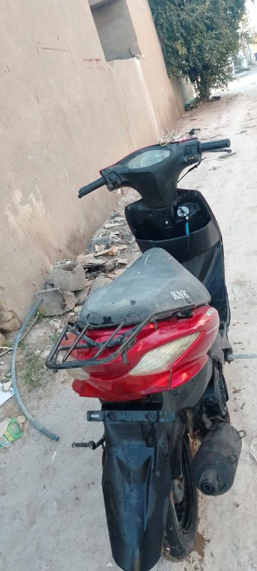 سلام عليكم دراجه ادرس نضيفه للبيع دراجه متروكه ودراجه تخبل سلف نضيفه كلش السعر 225. وبيهه مجال مكان حي لحيم الي يحب يتواصل ***********
