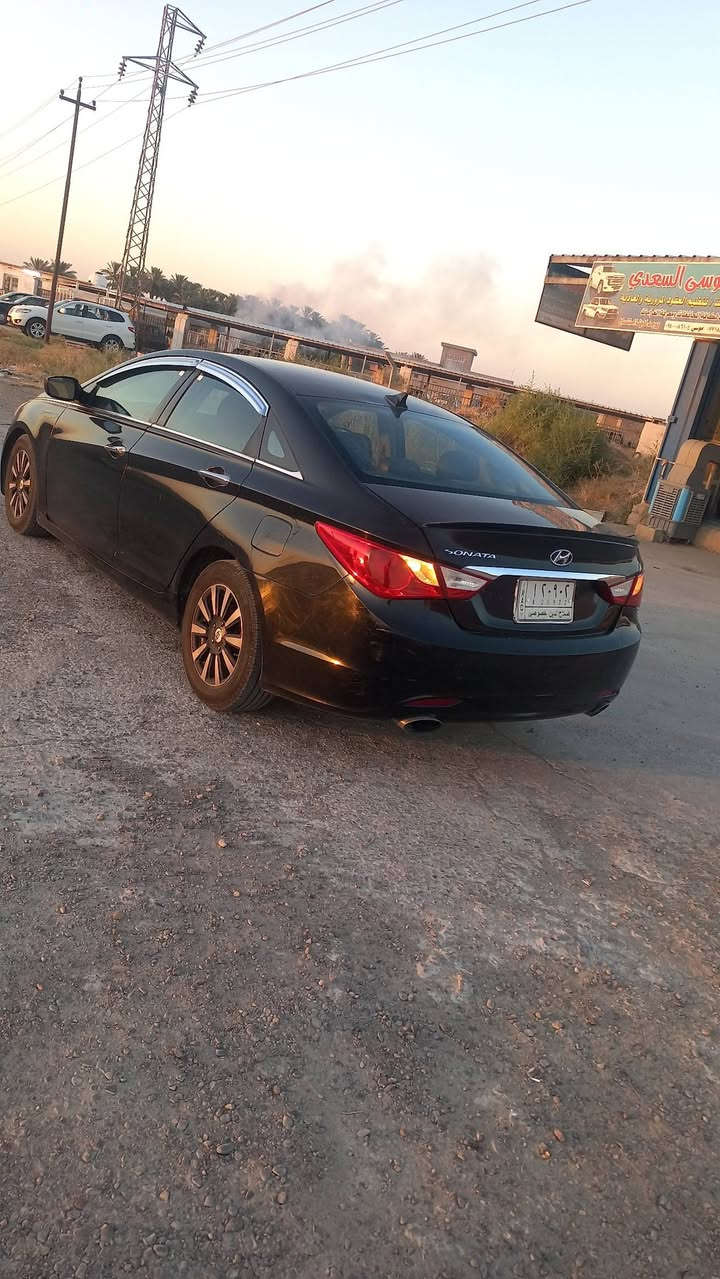 سياره للبيع نوع سوناتا موديل ٢٠٠١١ رياضي وراد امريكي صبغ قطعتين فقط بدون حادث وسياره جديده معنى الكلمه فول مواصفات كير مكينته شرط على فحف وين ميعجبك تبريده ثلج صدر جديد تخم تاير ادامته فول السعر ٩٥ وبيها مجال للطيبين للاستفسار ***********
