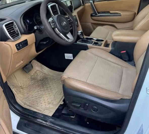 السلام عليكم 
سبورتج 2019شكل2020
السياره خليجي
فول مواصفات (رقم بغداد)
1بانورما
2كشنات تحكم كهرباء
3جنطه كهرباء
4تبريد قطعتين
5 بيها ثلاث انضمه (سبورت )(ايكو) (نورمال)
السياره نضيفه حيل 
مكفوله من اي حادث ماعدا الدعاميه الاماميه بيها ضربه كلش بسيطه وزغيره
مكان السياره (بغداد)

لطلب السعر الاتصال على الرقم متوفر واتساب 24ساعه
***********
