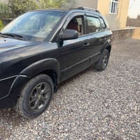 للبيع توسان موديل 2009 كير ومكينه وحداديه تخم تاير جديد كله جديد دواخل...