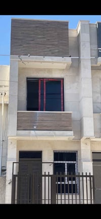 دار للبيع  المساحه 46 م  طابو ملك صرف عرض الشارع 20 م   زيرو  يحتوي عل...