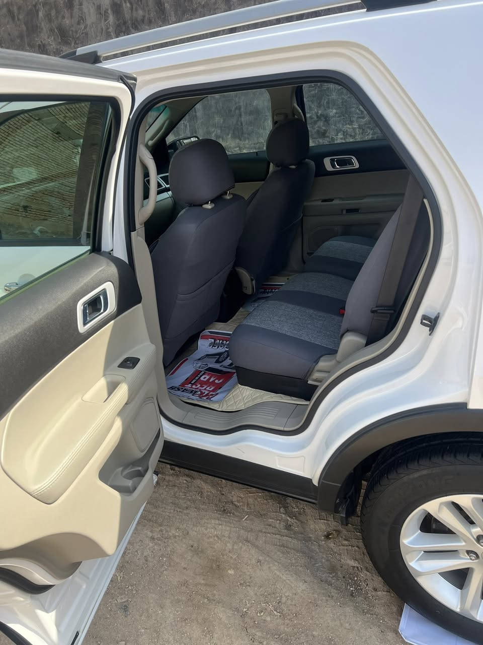 السلام عليكم سياره فورة اكس بلور موديل ٢٠١٣ خليجي شركة نيفا مكفوله كفاله عامه من كل شي محرك كير مامفتوح على الشركه ماشيه ٨٧ ميل فول السياره سعره ١٧٠ وبيه مجال سياره جديده جدا سنويه وفحص كله جديد بااسمنه 
السكن بغداد ابو غريب 
📱***********
📱***********
