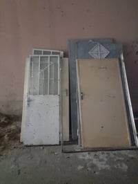 يوجد لدينا ابواب للبيع 07701834495