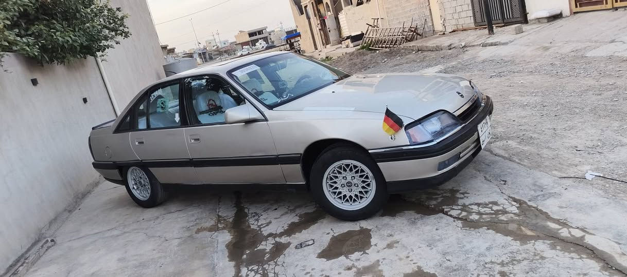 سلام عليكم اوبل اوميكا موديل 92 للبيع محرك 20 اصل كير عادي مكينة لا صرف لابخار تروح تفحص كير جديد كهربائيات كلة شغال سيارة ABS سقف سلايت شاشة جديد شادلة ارفلو مال كصة صدر جديد دبلات خلفية جديد هذني كلهن تفحصهن دواخل انظف من الخارج فقط سنوية ساقط سعر 43وبي مجال رقم موبايل *********** مكان كركوك قرب بانزين خانه واسطي(للعلم صبغ عام للجمالية فقط) واتساب مفتوح
