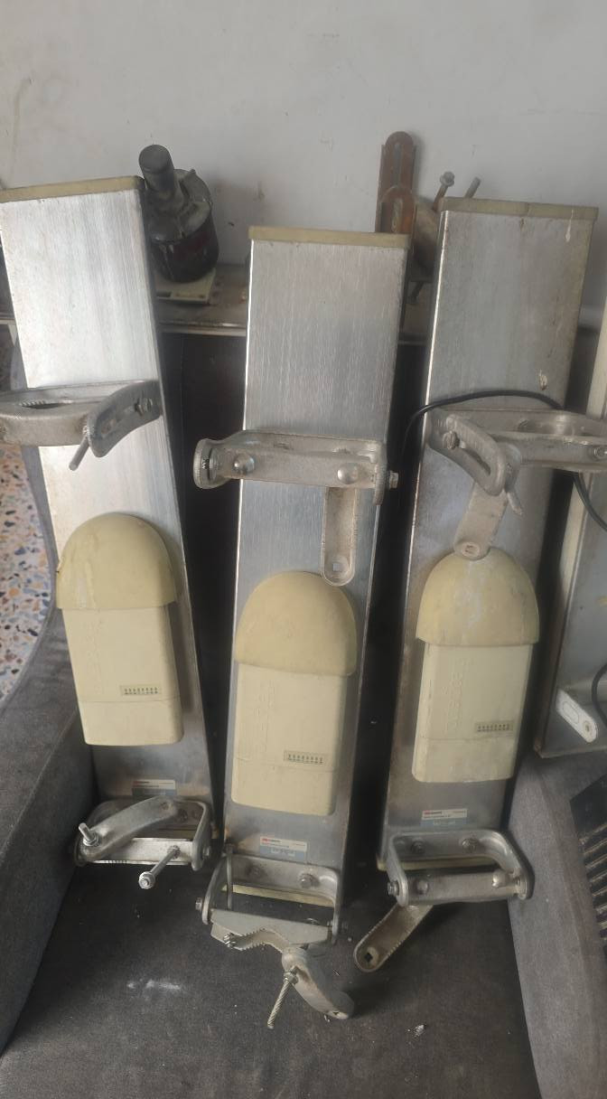 السلام عليكم 
مواد انترنت مستخدمة للبيع 

1- راوتربورد ٩١٢ تردد ٦٠٠٠
2-سكترات 120 ubnt 2.4
3-سكترات 120 ARC 
4-سكترات 120 RF 
5-سكترات مني 
روكت XM 
نانو xm
6-دشات 30 ubnt 
7-دشات انتي نويز 27 
8-دش انتي نويز 23
10-دش AC 28 

12- لنك ميموسات ٥٦
14-راوتر بورد 921 جديد
16-محولات ايرفايبر اصلية 
17-انجكترات 1 كيكا مع المحولة 
18-راوتر بورد 912 5G
19- 2011
20- 3011
21-عاكسة مكزما ١٥٠٠
22-عاكسة بلوستروم 
23-عاكسة مكزما ٨٥٠ 
24-راك اوت دور ١٢ يونت
25-راك ٤٢ يونت

يوجد توصيل كافة المحافظات

*********** وتساب 
***********
