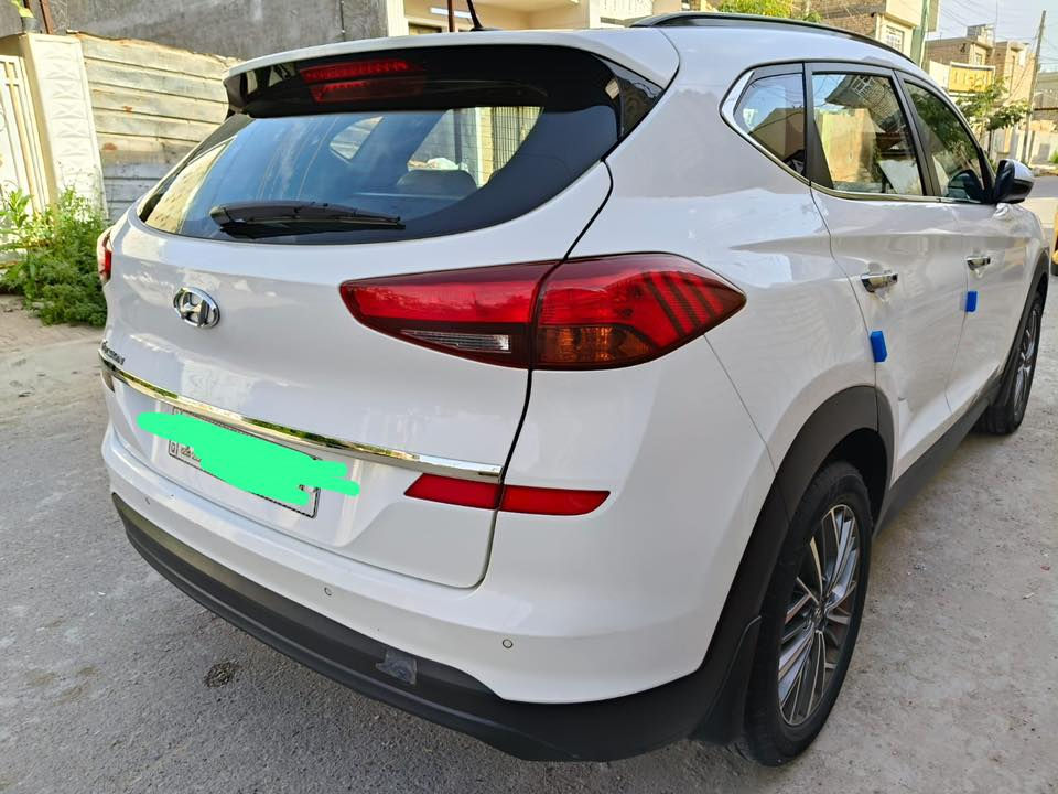 السلام عليكم 
توسان خليجي ٢٠١٩ 
فول مواصفات 
بصمة
بانورما 
تبريد قطعتين 
كشنات امامية كهربائي 
مري شفط 
خمس عدسات 
عدسة دوارة ٣٦٠ 

الرقم بغداد الجديد 

سنوية بأسمي 

العنوان بغداد 
السعر 220

***********
