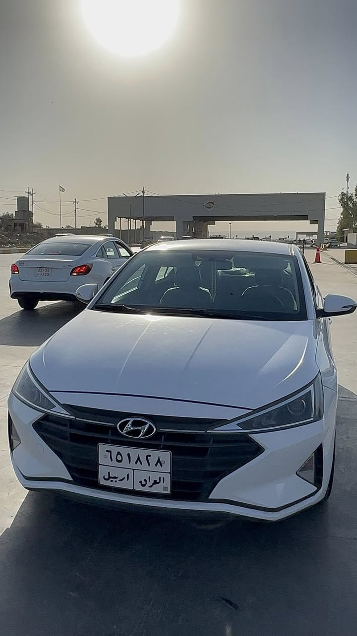 السلام عليكم النتره 2019رقم اربيل بسمي سنويه جديده هزه جديده لون ابيضّ عادي مو صدفي كير ايتي مكينه شرط كير شرط مكينه ما مفتوحه وله طاخه صبانه سيره صار سنه ما طالعه ماشيه ٣٠ الف جديده بمعنه الكلام  بيه صبق جاملق السايق ما مفتوح السعر عل الخاص *********** الكورك بي وتس اب 
السيه خبرني علي ***********
