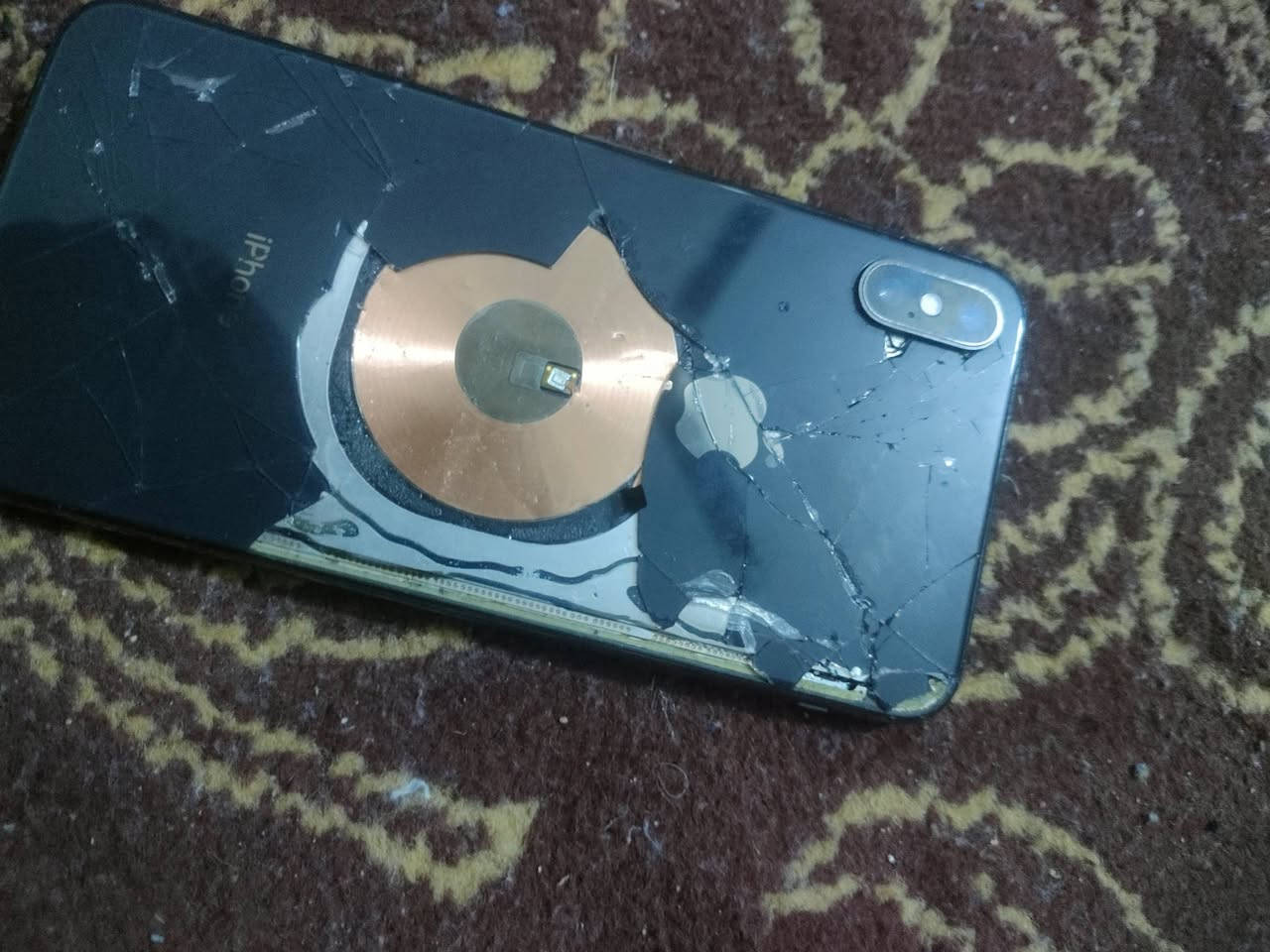 سلام عليكم ايفونx s max للبيع او مراوس
جهاز كله شغال فيس ايدي شغال هزاز سماعات 

جهاز عوز فقط ظهر تحديثات ما متوقفة علي بعدهة 

بي فطر بل كلاس ما مأثر 

ذاكرة ٢٥٦ 

بطارية ٧٩٪ ما مبدلة 

جهاز نظافة كدامك 

مكاني بغداد العبيدي 

السعر ١٥٠

الرقم ***********
