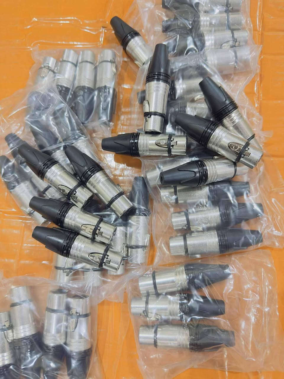 يتوفر فيش سماعه
1-سبيكون 
2- بنانه (طلقه)
3- xR نثية 
4-XRفحل 
السعر 4 قطع 5 الاف دينار  
متوفر كميات 
جمله مفرد
‏‪0771 958 6070‬‏
