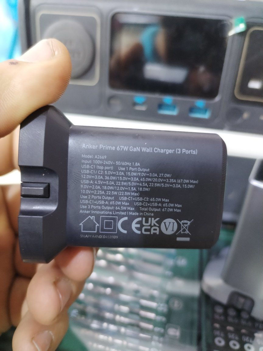 شاحنه انكر  ١٠٠ واط سعره ٤٠ الف

شاحنه انكر ٦٧ واط سعره ٣٠ الف
استفسار وحجز ***********
