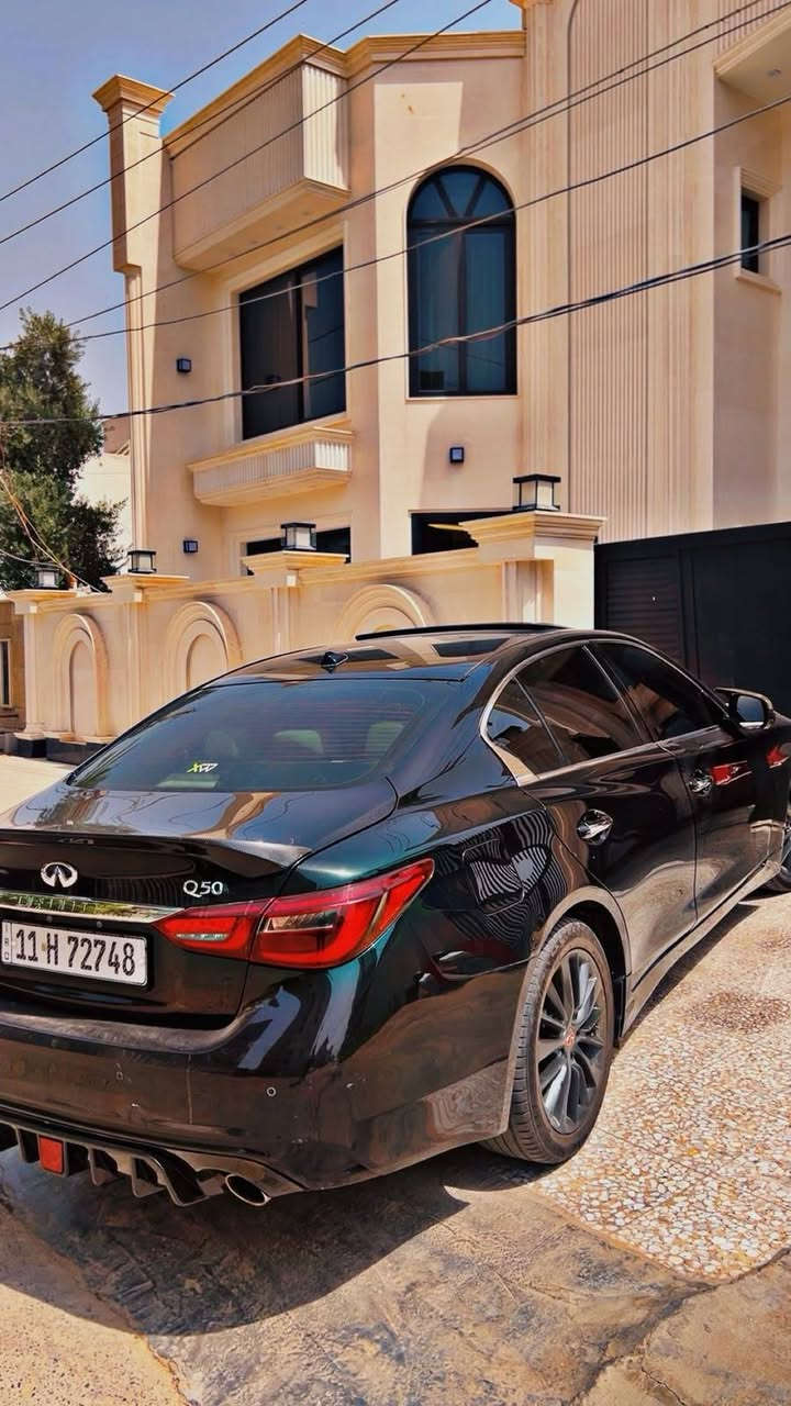 سلام عليكم عندي انفنتي سياره جديده بيه بس الجاملغ الأيمن ضربه خفيفة سياره جديده ما متعوب ابد فول مواصفات داخل أبيض كشنات جلد مكاني بغداد الدوره *********** اتقبل المروس
