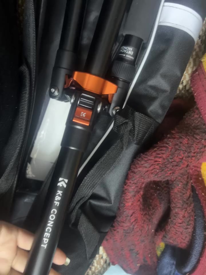 هذا المنتج عبارة عن قاعدة تسوية للكاميرا أو رأس حامل ثلاثي القوائم من K&F Concept.
المميزات: تم تصميمها لتوفير ثبات مثالي وتعديل دقيق للتصوير بزاوية 360 درجة. 
التصميم: تتميز برأس هيدروليكي أو نظام تسوية ثلاثي العجلات لضبط الزوايا بدقة. 
الاستخدام: مثالية لتصوير الماكرو والمناظر البانورامية.


**إذا كنت صاحب هذا الإعلان وتريد حذفه لأي سبب، رجاءا أرسل رسالة إلى الدعم الفني**