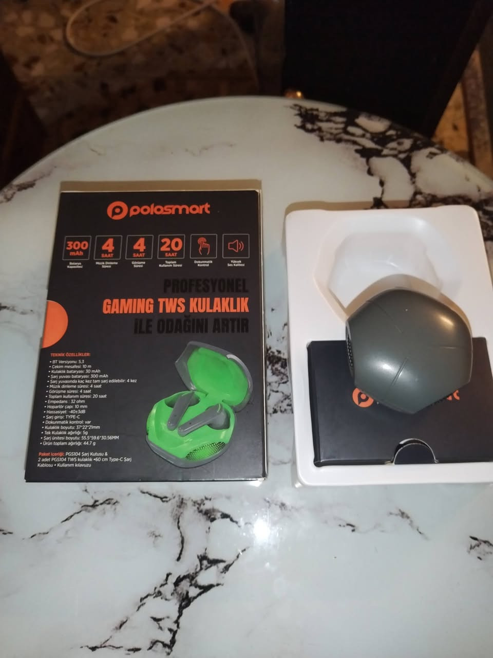 السلام عليكم اخواني الاعزاء سماعات بلوتوث سماعات منتج تركي السماعات مستعمله بس نظيفه سماعات صوتها واضح جدا بالاتصالات والاغاني بيها اثنين مود الالعاب ومود الاغاني وسعر السماعات 20,000 دينار عراقي رقم للتواصل ***********
