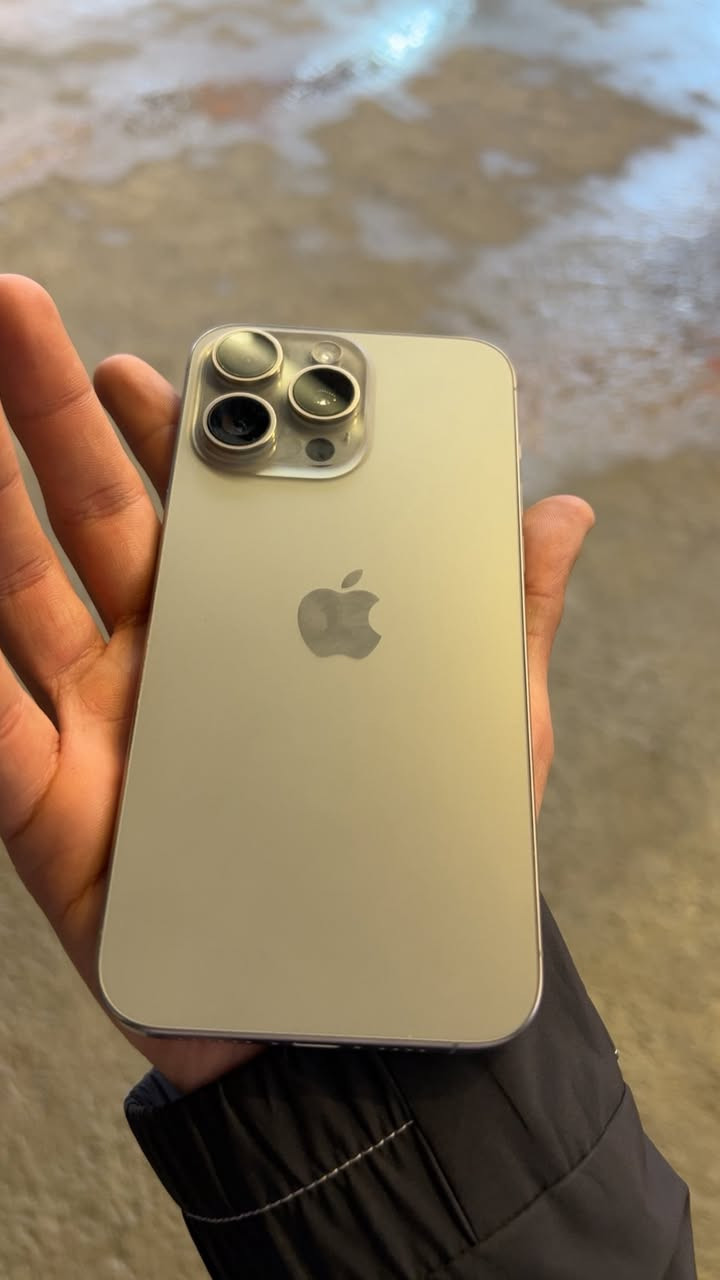iPhone 15 Pro Max
استخدام شخصي شرق اوسط 
بدلت له شاشه نوع OLED 
وبطاريه جديده 
دون ملحقات السعر 850 وبي مجال بسيط للتواصل 👇
علماً (الجهاز خالي من المشاكل سبب البيع ذاكره اخذت 1تيرا)
***********
