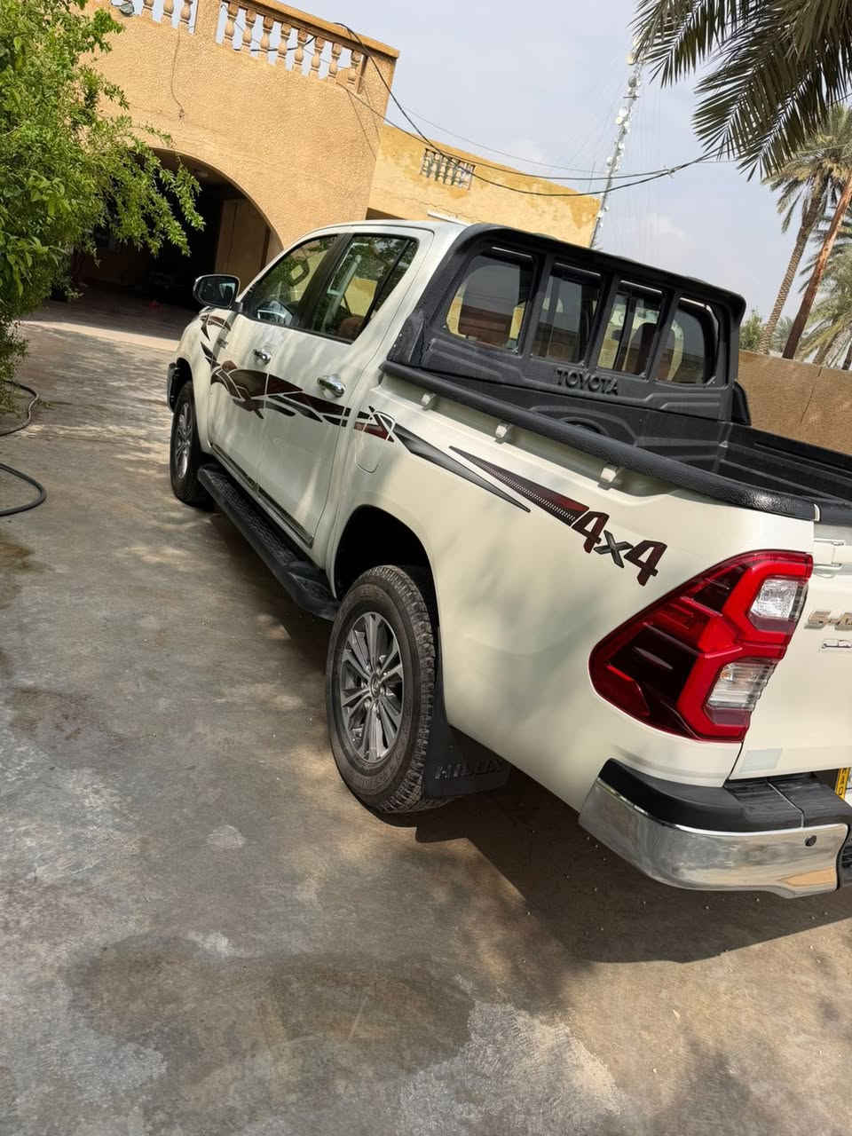 السلام عليكم للبيع هايلوكس موديل 2022سعودي مكفوله ماعده تكحيل بصيط موجود بالصوره السعر 315$ لاستفسار ***********
