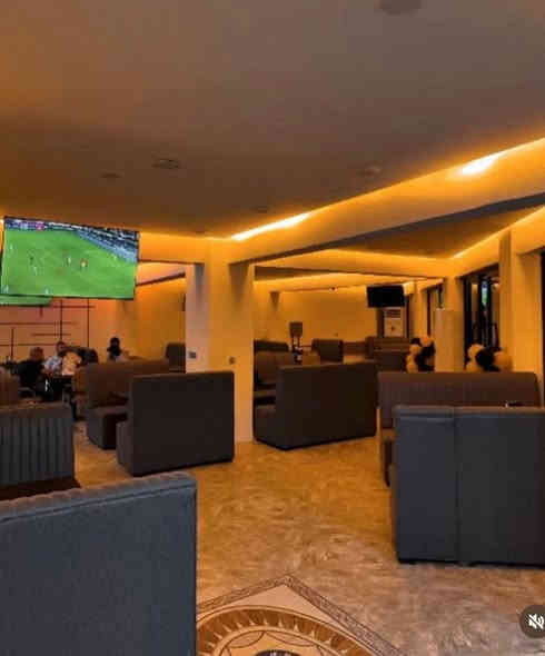 سلام عليكم اخوان كوفي للبيع 
يحتوي ع 
٦٧نركيله طه ٢٥
٦سبالت كنتوري ٢طن
واحد جداري
٧بلازمات حجم كبير ٧٠
بارسته كامل 
جهاز بركر
جهاز اسبرسو
جهاز كريب
جهاز سنجر
٢براد عامودي
سستم سماعات
سستم صوت
بلي ٤ مع شاشه 
سستم كامرات 
كامل وشغله خير من الله تجي وشوف بعينك

سبب البيع دوام 

العنوان البنوك مقابيل معجنات الفراشه

للاستفسار اتصال 
***********
***********
