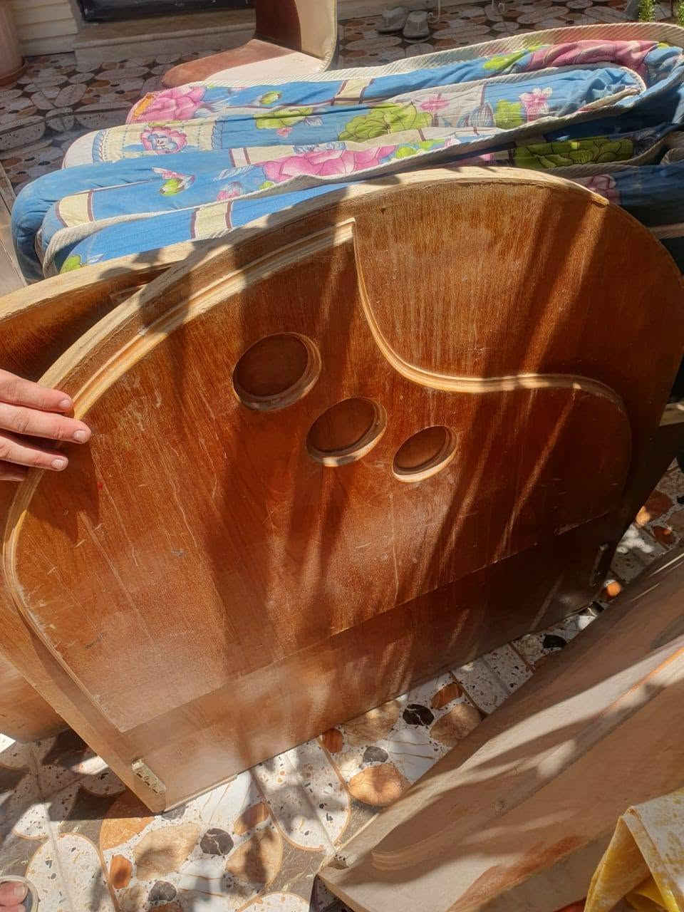 سلام عليكم غراض للبيع مستعجل على بيعتها ٤ كراسي خشب وطباخ عوزها بس تنضيف وجربايات 3 مفرد وخشب مال جربايه مفصخه وياهن ٣ دوشكات سعرك شلع مستعجل مكاني بغداد مواصلات الشرطة رابعه


**إذا كنت صاحب هذا الإعلان وتريد حذفه لأي سبب، رجاءا أرسل رسالة إلى الدعم الفني**