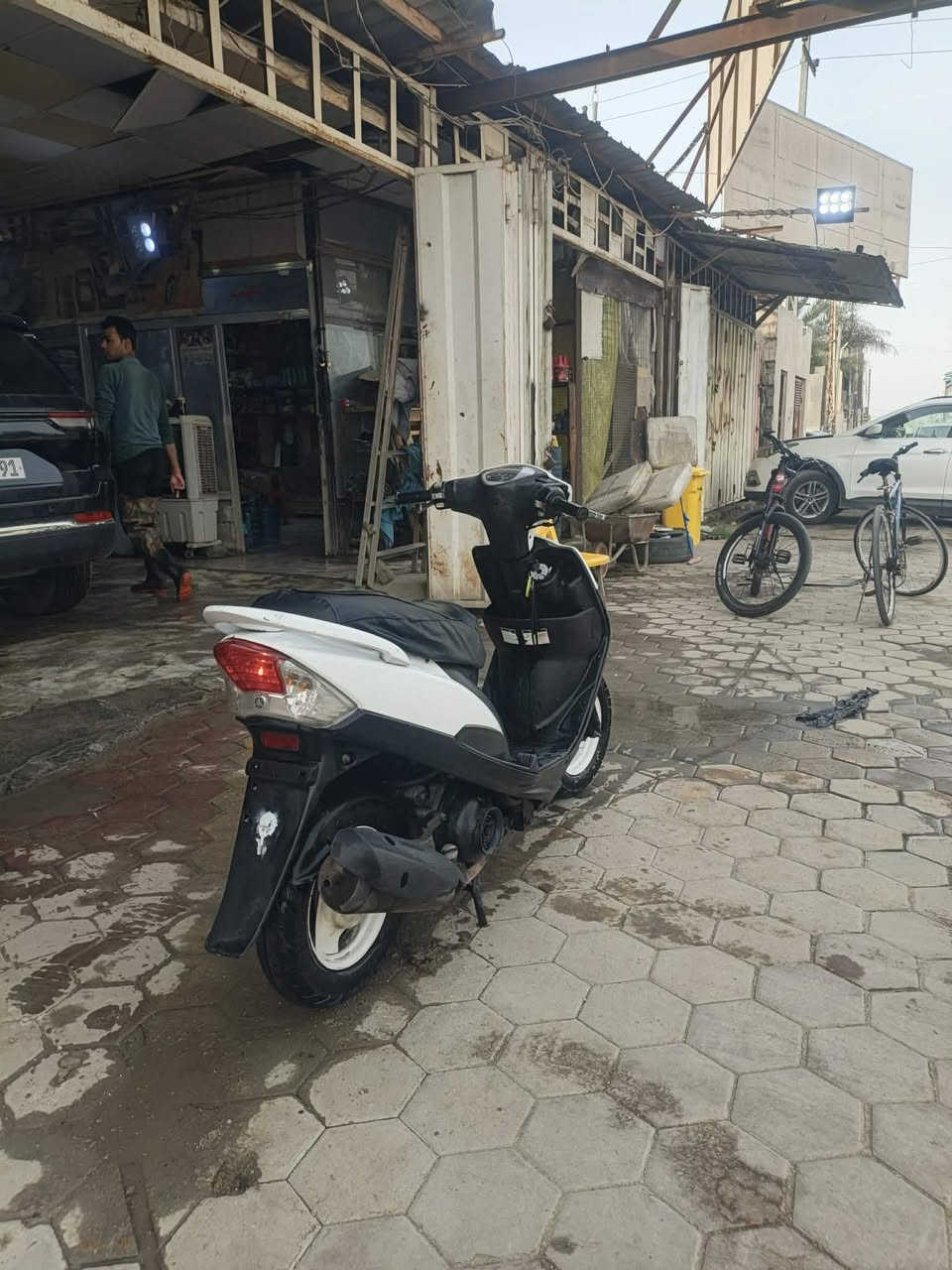 سلام عليكم دراجه  ماكس عدله بلاديه مامفتوحه بوشه 50 بس الكفر تجاري سعر 750وبيه مجال قليل مكان ناصريه مركز


**إذا كنت صاحب هذا الإعلان وتريد حذفه لأي سبب، رجاءا أرسل رسالة إلى الدعم الفني**