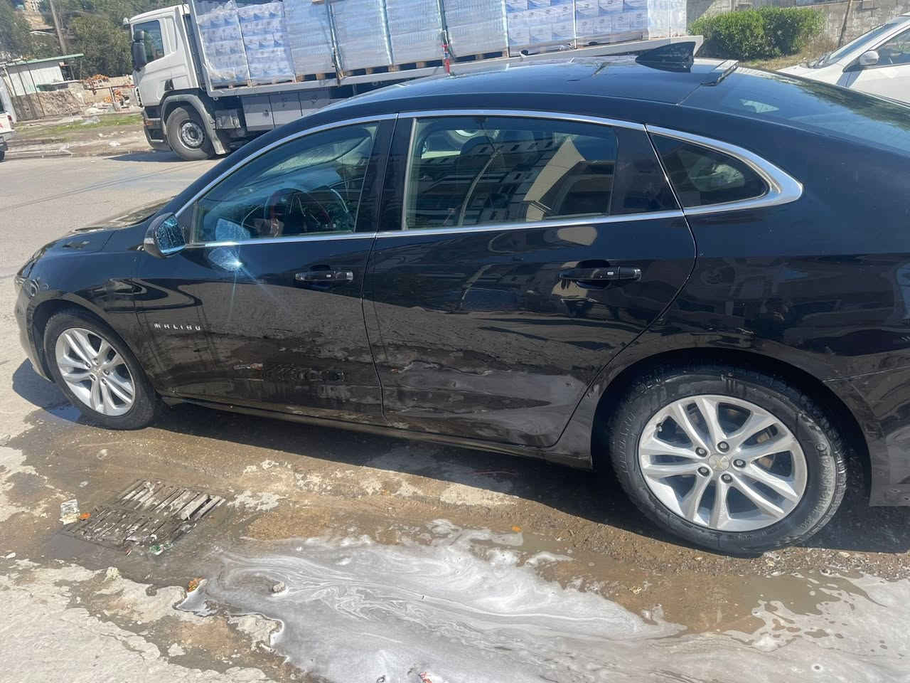 السلام عليكم .. ماليبو موديل 2018 
مواصفات lt
سياره مابيها حادث 
ماشيه 85mi
بصمة ابواب +الجنطه
تحديد مسار
مثبت سرعه
تحكمات استيرن 
شاشه كبيره 
تبريد قطعتين 
محرك 1.5 
سياره باسمي تحويل ثاني يوم 
رايدها ب115$ وبيها مجال لان بيها نقوصات مستعجل ع بيعتها
***********
