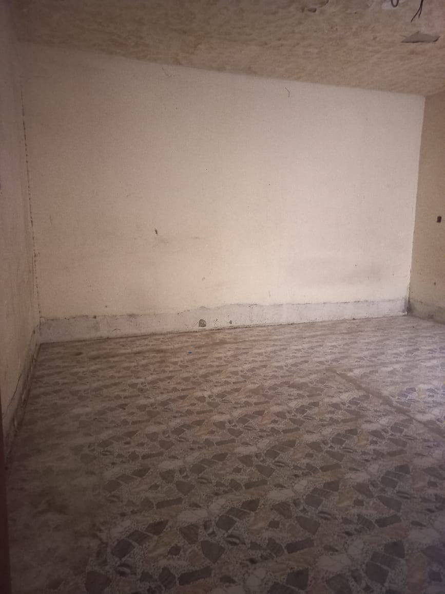 السلام عليكم ....مشتمل للبيع مساحته ١٠٠م بمنطقة ال١٢ الصغيره محتاج ترميم البيع نقد او بالاقساط اي استفسار الاتصال ع الرقم*********** غير متواجد عالفيس
