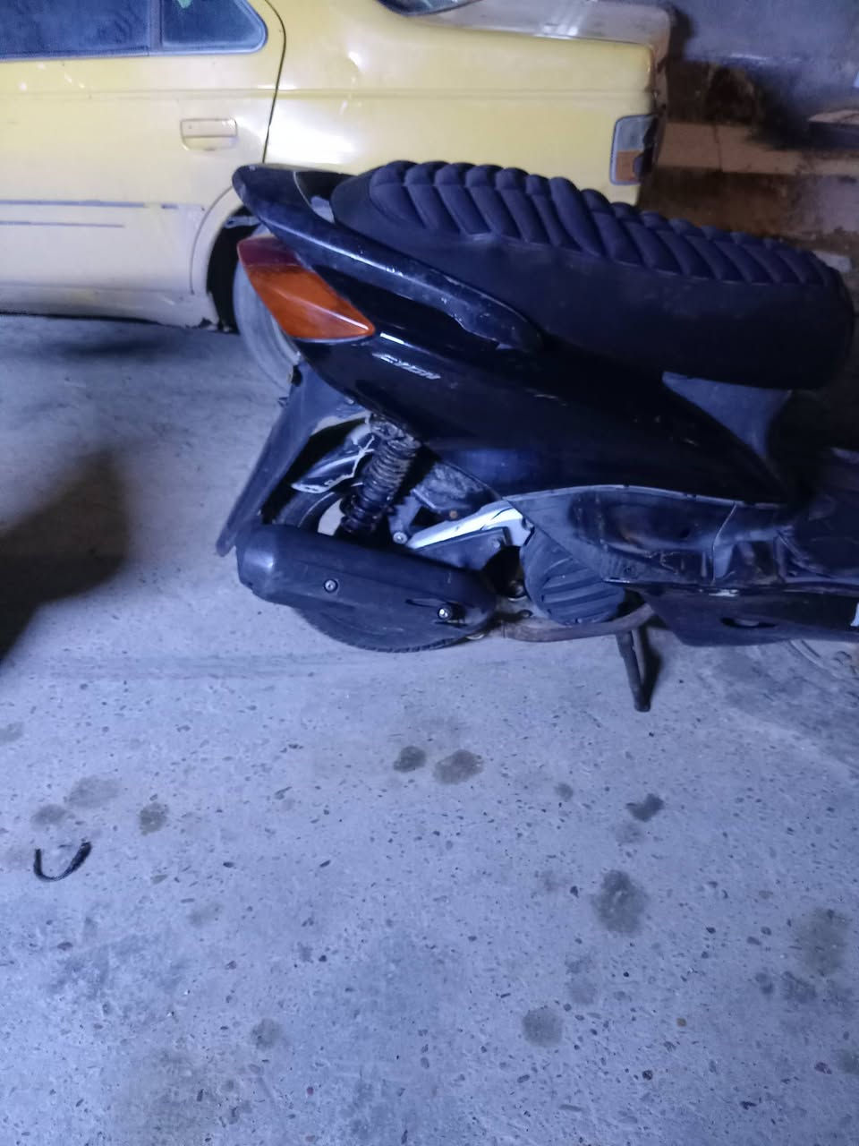 سلام عليكم متاح دراجه سكنس نثيه ياباني سرعه 110 كهربايات كلهه شغاله المكينه ناعمه ممفتوحه شلعه ومعدل قفل ستيرن قفل جنطه أوراق كامله ٣٢٥ المكان مدينة الصدر رقم الهاتف ***********
