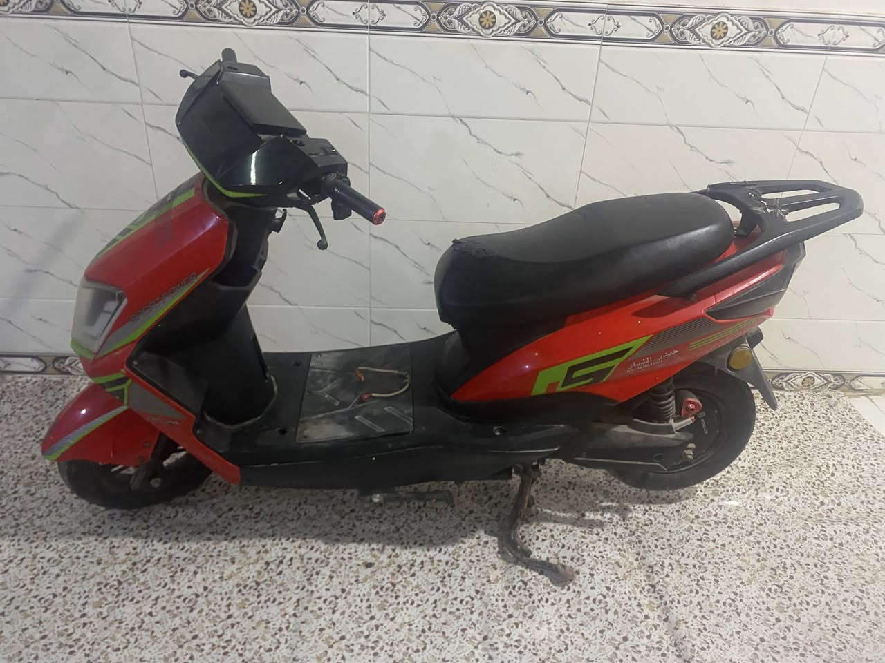 السلام عليكم دراجه شحن شتريته بمليون وميه وريده ٥٠٠ وبيه مجال   هيه6باتريات بس واحد عطلان مستعجل كلش ليريد يجي خاص الرقم***********
