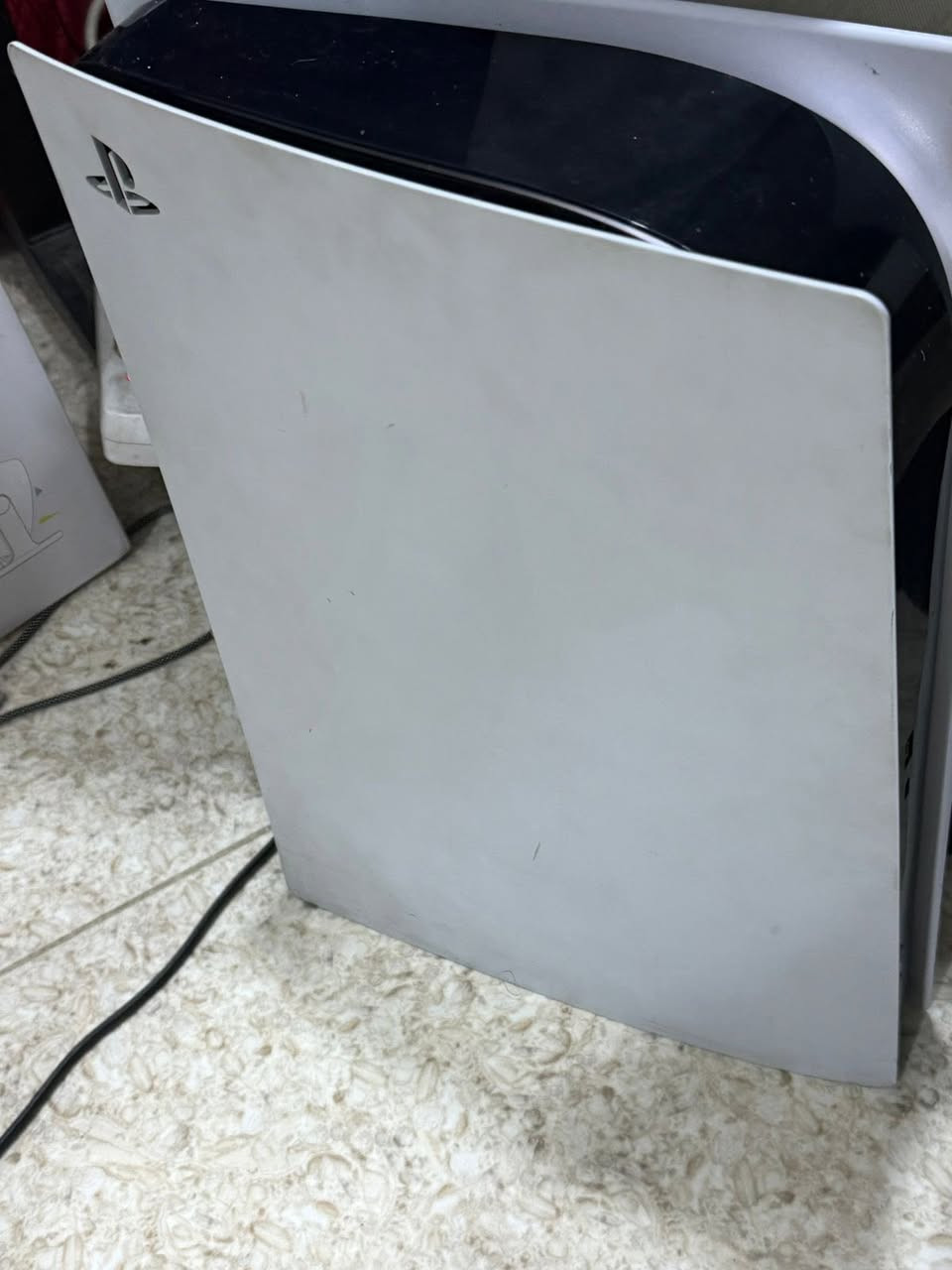 بلي فايف للبيع جوستكين + هارد ١ تيرا يعني البلي كله غيغاته تيرا و ٨٢٥ ميغابايت قفله ٦٥٠
التواصل واتس ***********
