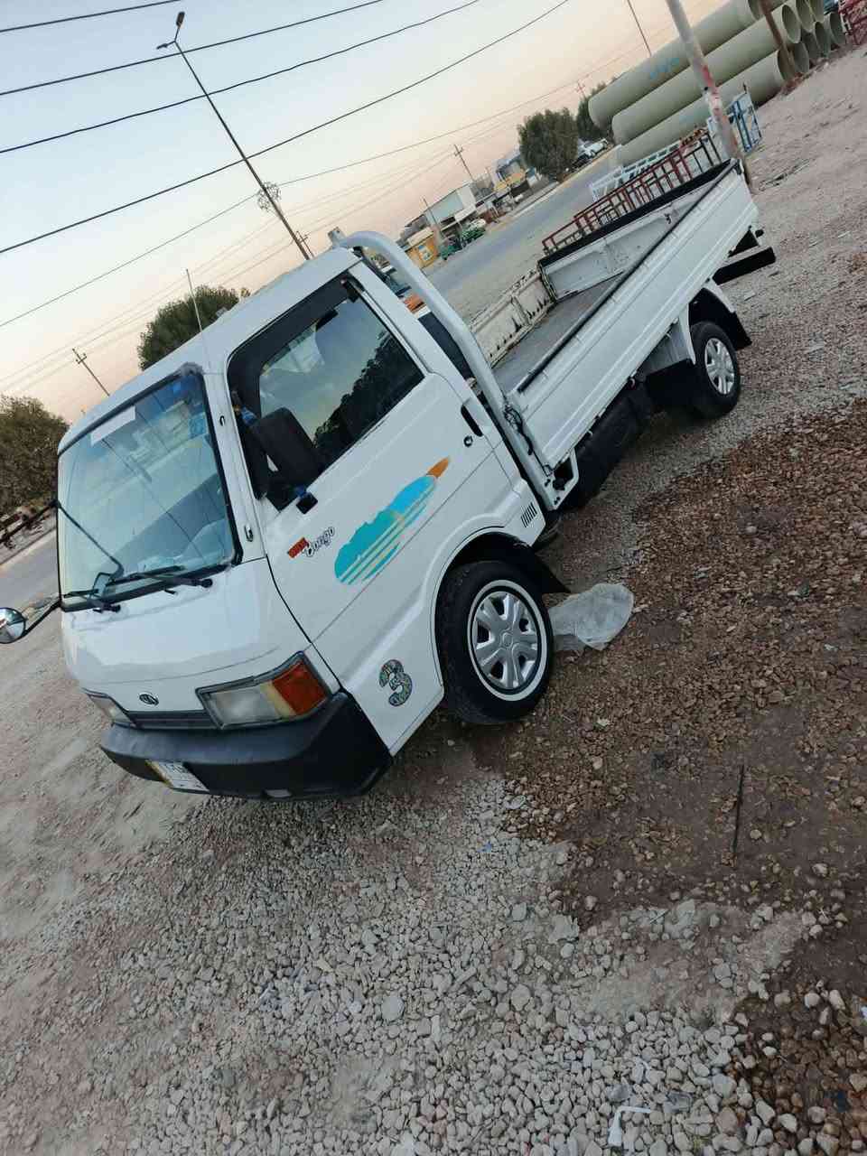 سلام عليكم ورحمة الله وبركاتة كيا تك قماره موديل (94) لبيع السياره جديد تخم تاير حدايد جديد كير محرك اكسل بل جيس  بغداد السعر انتصل عله هاذه الرقم (***********)
